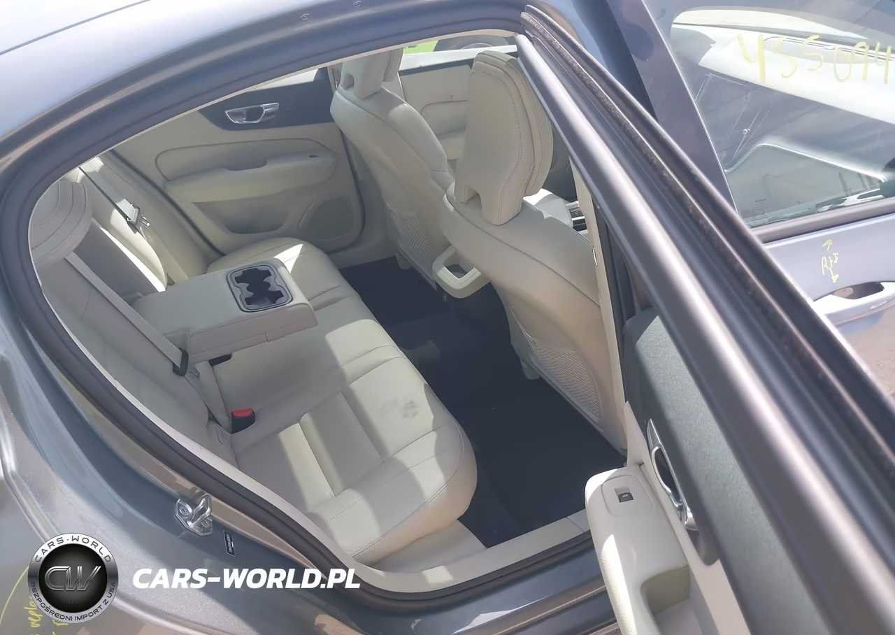 2020 Volvo S60 T6 Momentum VIN:7JRA22TKXLG033673 - 8