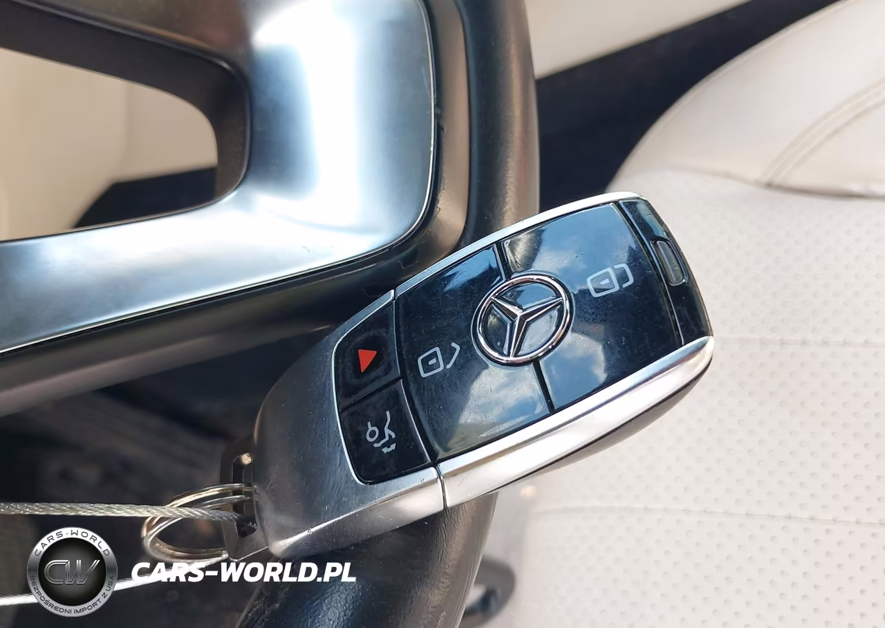 2018 Mercedes-Benz E 300 VIN:WDDZF4JB1JA335430 - 11