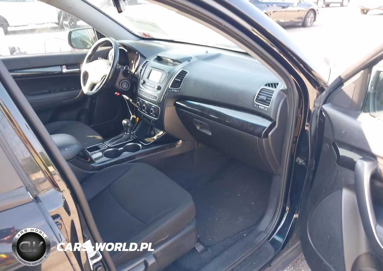 2014 Kia Sorento Lx VIN:5XYKT3A63EG494747 - 5