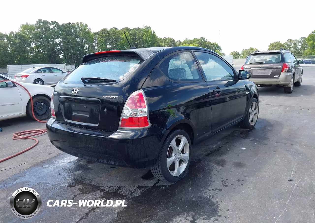 2009 Hyundai Accent Se VIN:KMHCN36C09U129021 - 4