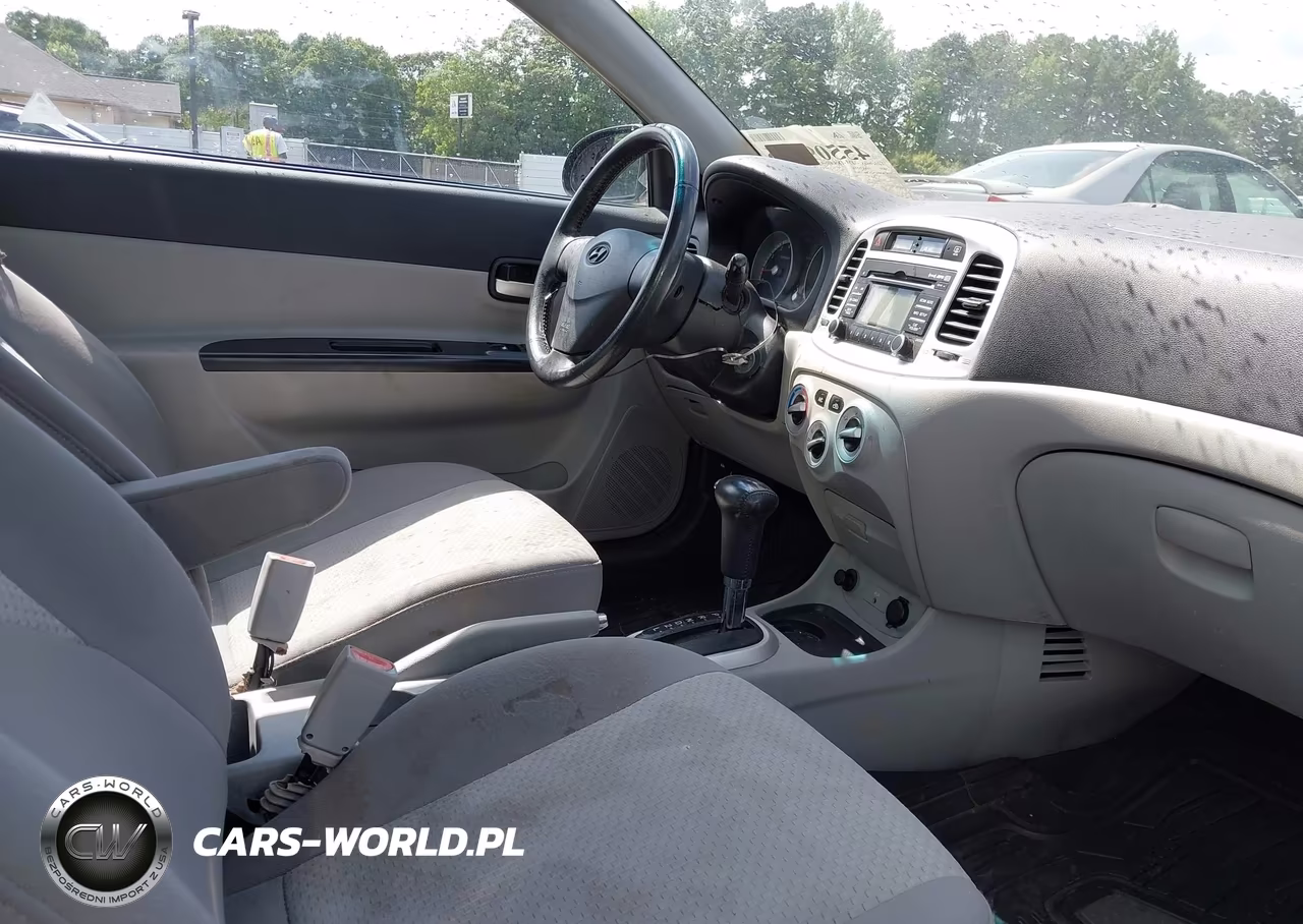 2009 Hyundai Accent Se VIN:KMHCN36C09U129021 - 5