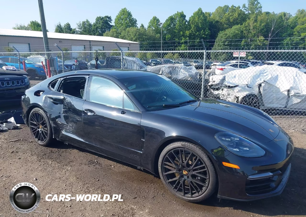 2022 Porsche Panamera Gts