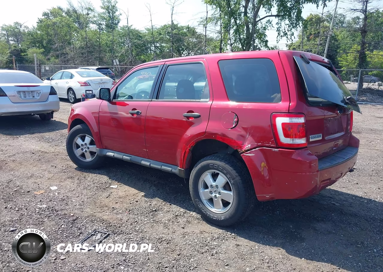 2011 Ford Escape Xls VIN:1FMCU0C73BKA13290 - 3