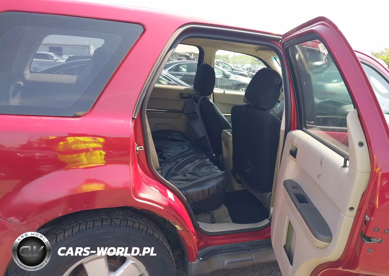 2011 Ford Escape Xls VIN:1FMCU0C73BKA13290 - 8