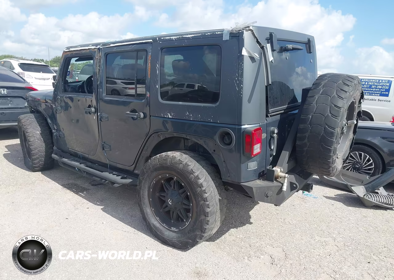 2007 Jeep Wrangler Unlimited Sahara VIN:1J4GB591X7L123339 - 3