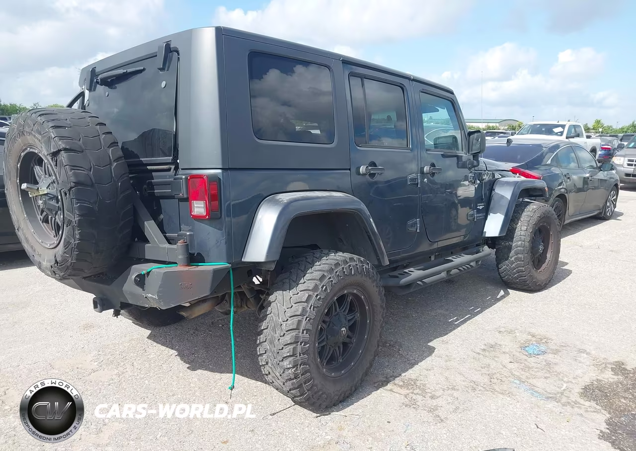 2007 Jeep Wrangler Unlimited Sahara VIN:1J4GB591X7L123339 - 4