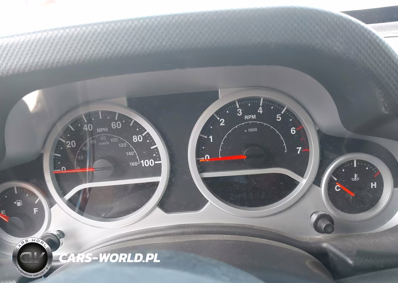 2007 Jeep Wrangler Unlimited Sahara VIN:1J4GB591X7L123339 - 7