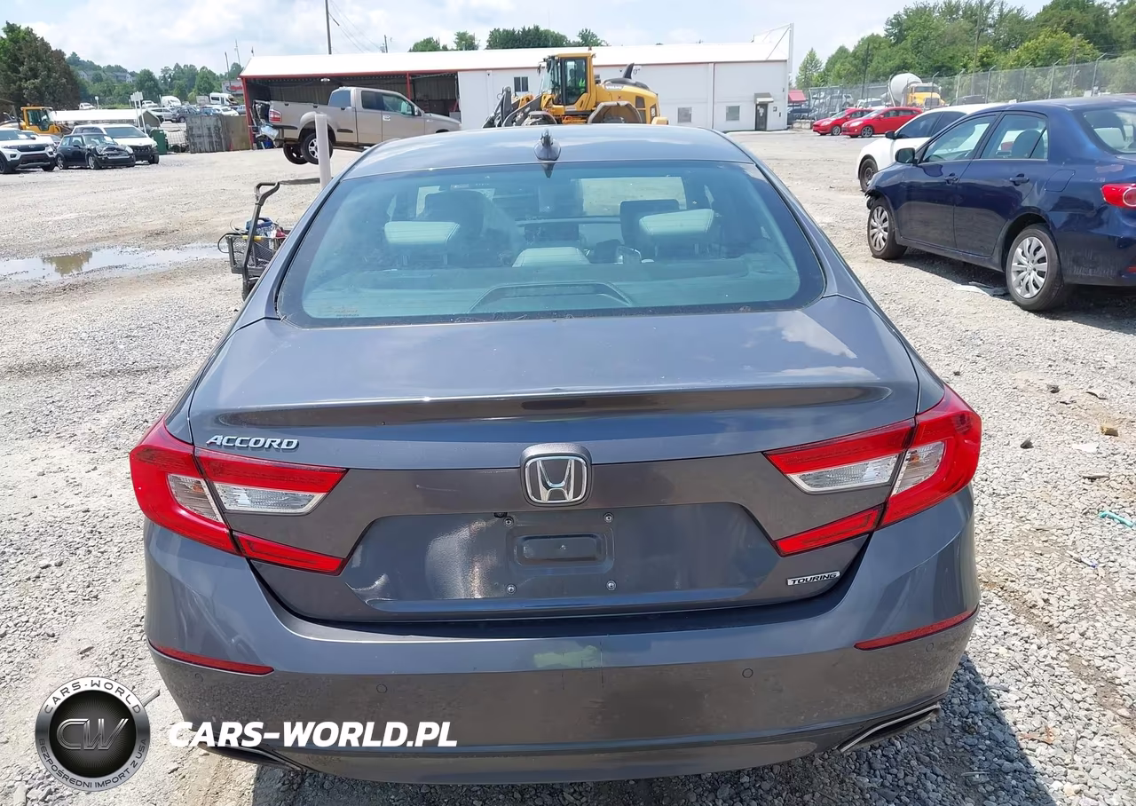 2018 Honda Accord Touring VIN:1HGCV1F9XJA138071 - 16