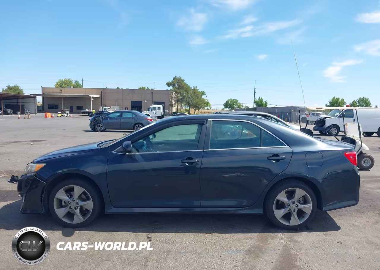 2014 Toyota Camry Se Sport VIN:4T1BF1FK5EU337362 - 14
