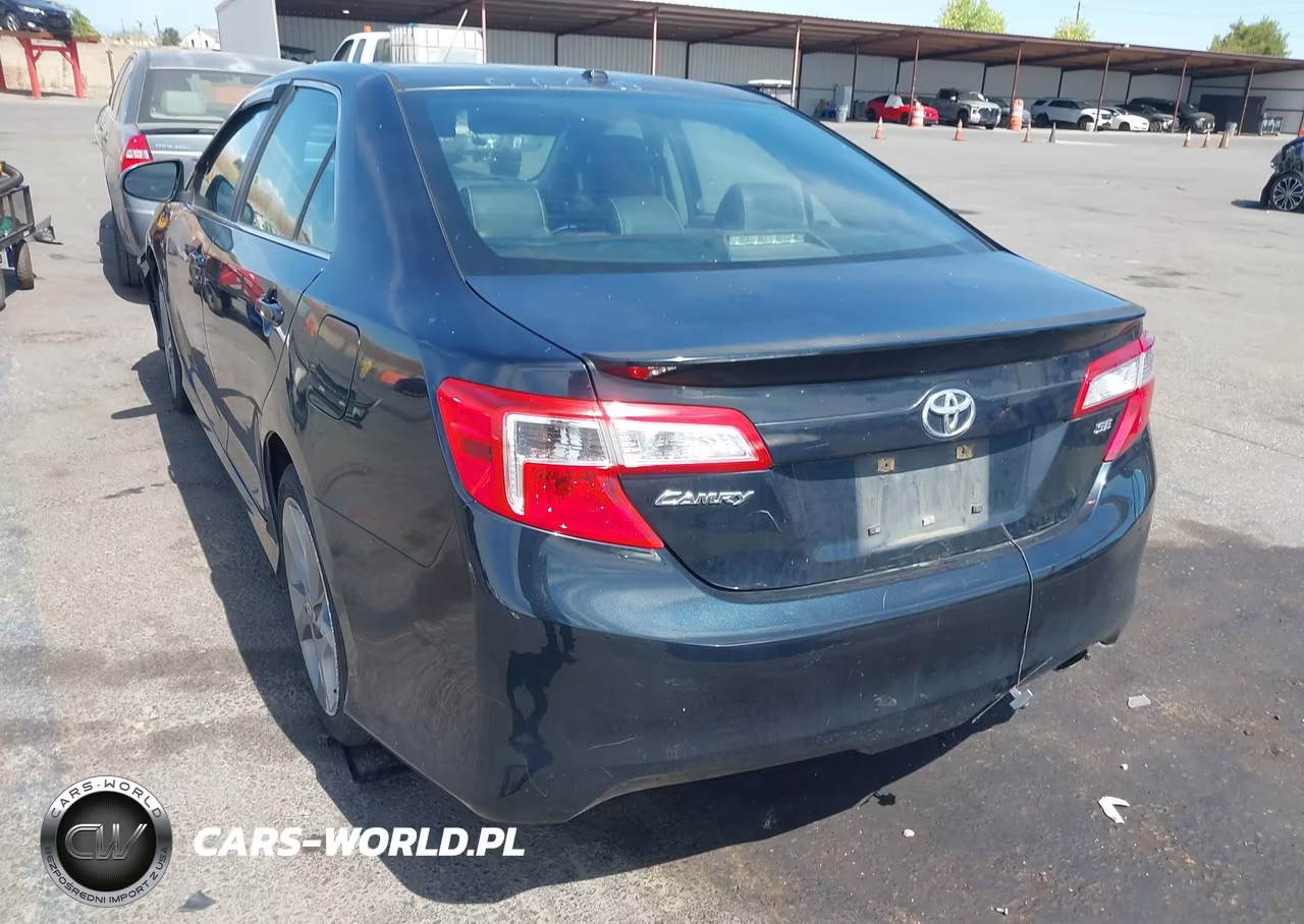 2014 Toyota Camry Se Sport VIN:4T1BF1FK5EU337362 - 3