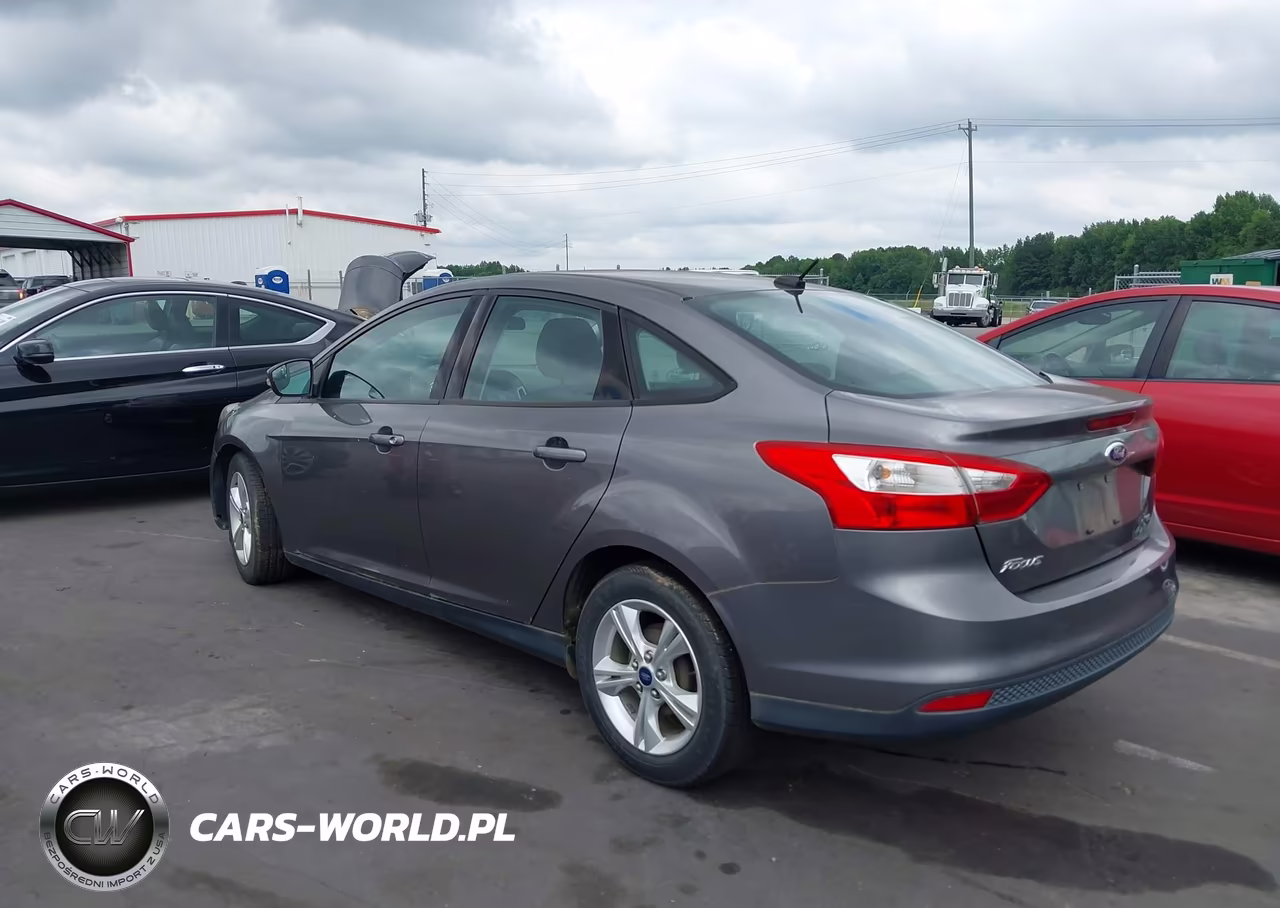 2014 Ford Focus Se VIN:1FADP3F25EL379029 - 3