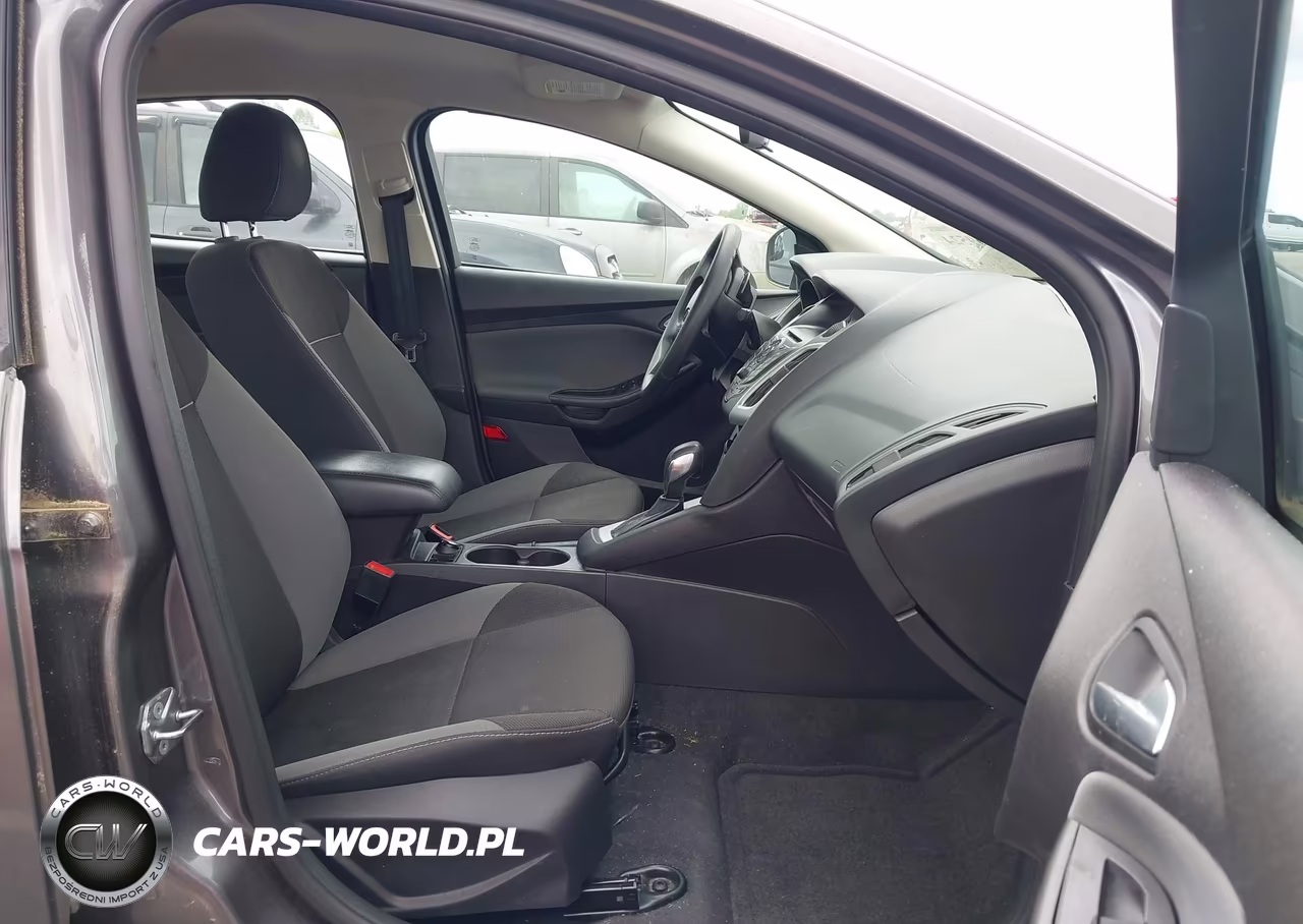 2014 Ford Focus Se VIN:1FADP3F25EL379029 - 5