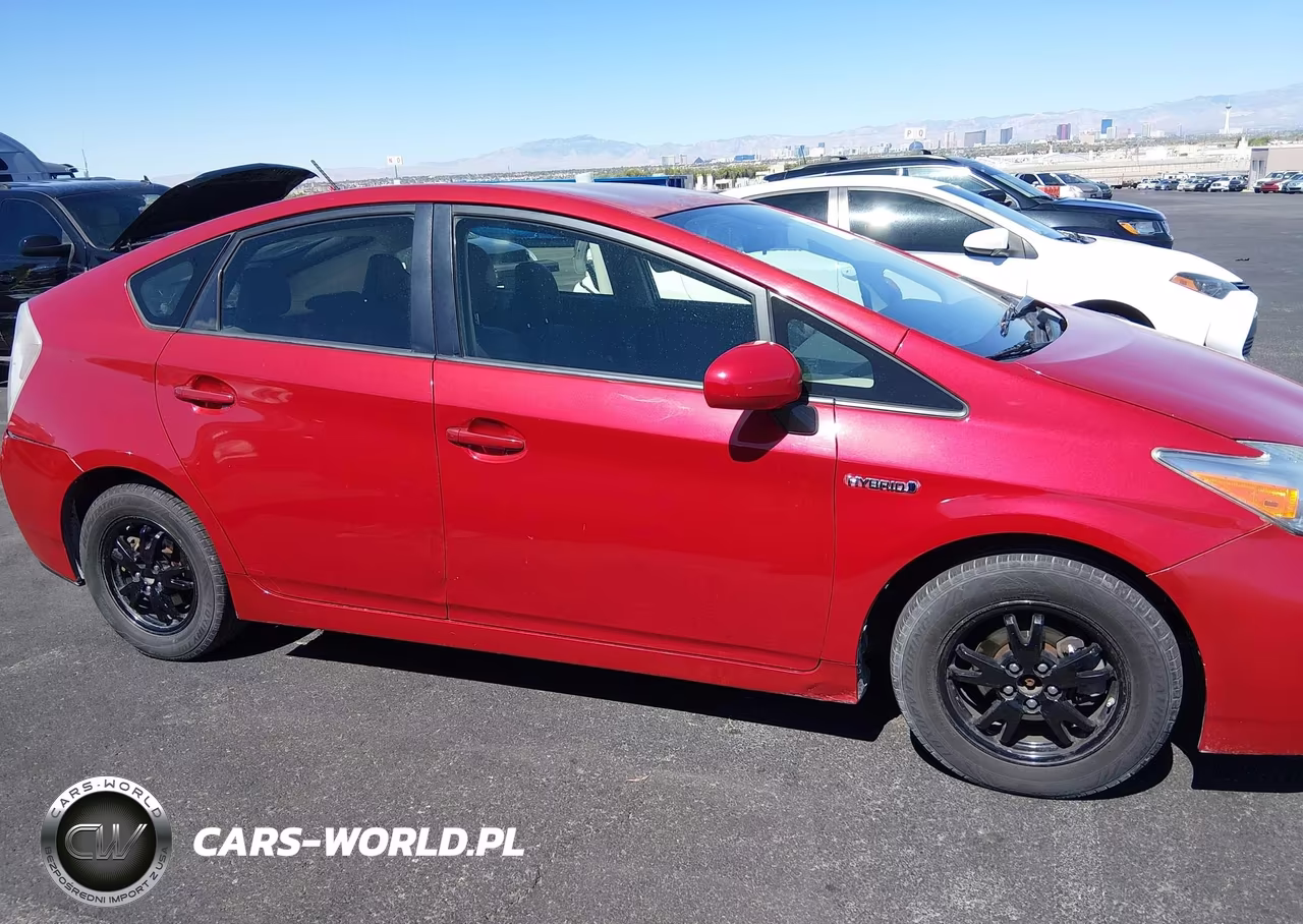 2013 Toyota Prius Two VIN:JTDKN3DU8D5627935 - 13