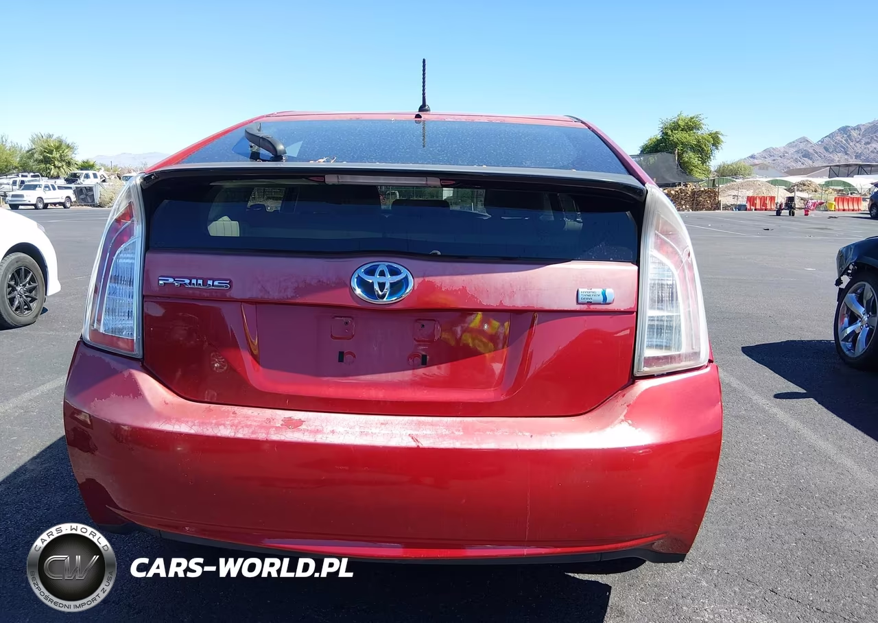 2013 Toyota Prius Two VIN:JTDKN3DU8D5627935 - 16