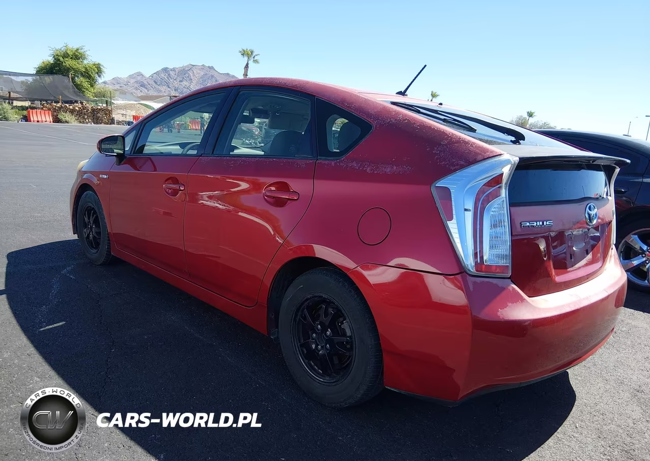 2013 Toyota Prius Two VIN:JTDKN3DU8D5627935 - 3