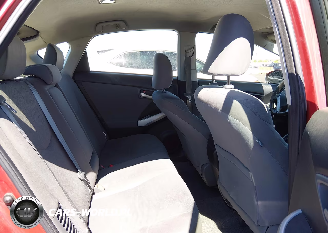 2013 Toyota Prius Two VIN:JTDKN3DU8D5627935 - 8