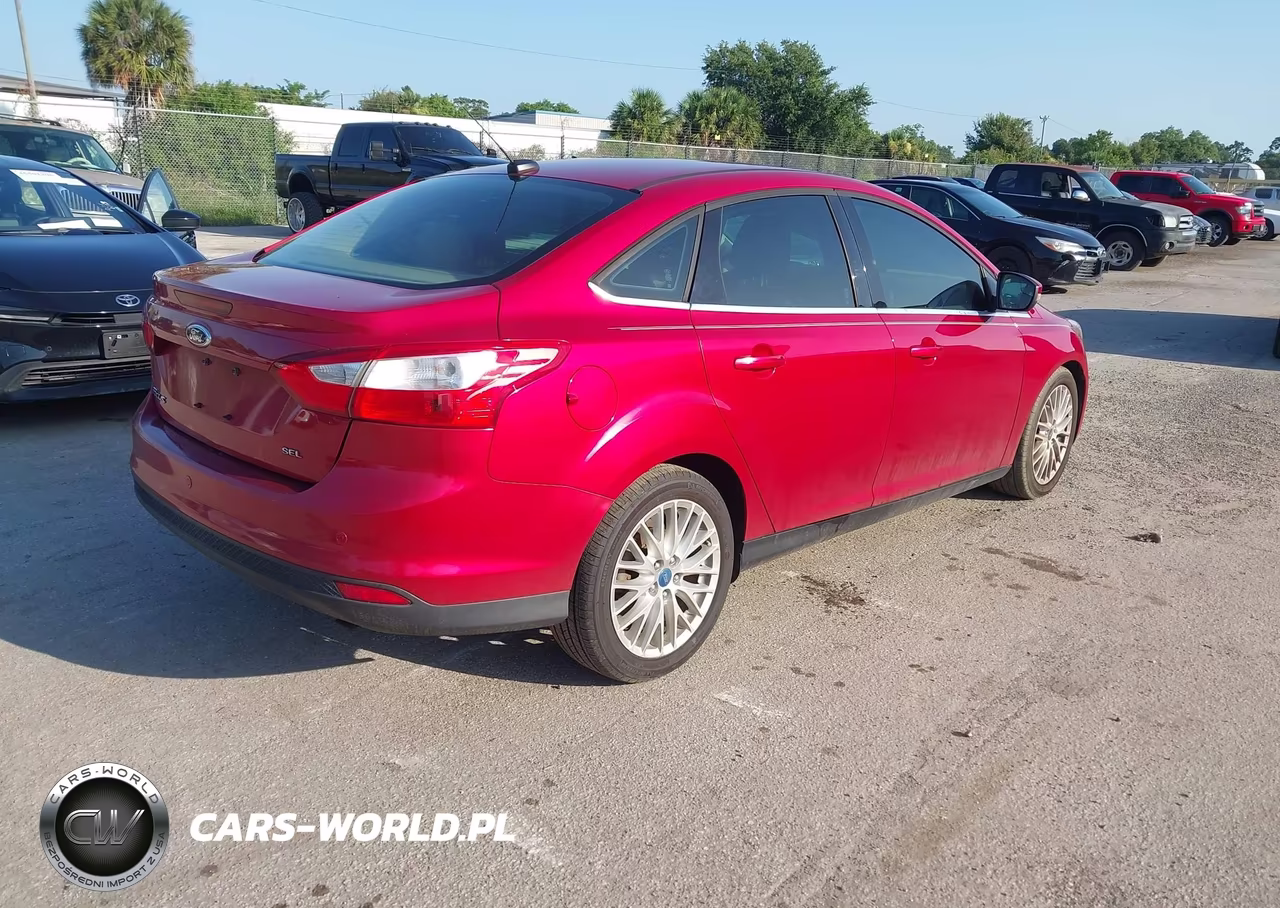2012 Ford Focus Sel VIN:1FAHP3H28CL293130 - 4