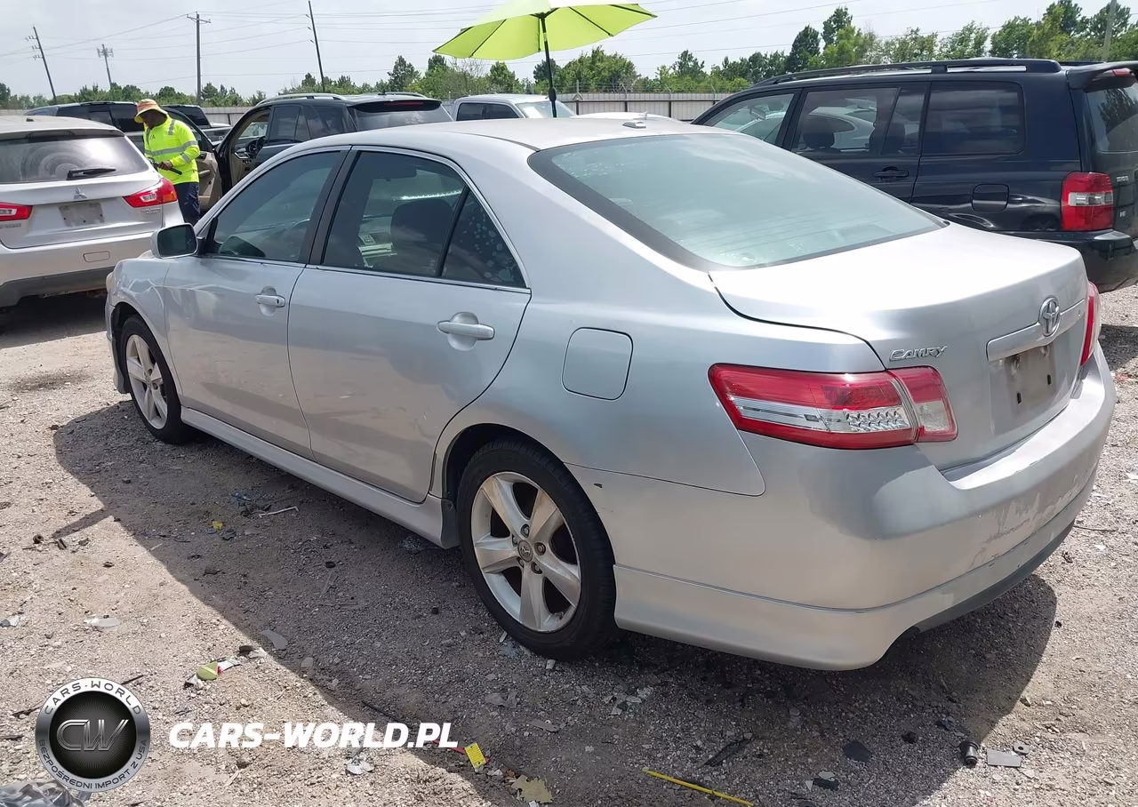2010 Toyota Camry Se VIN:4T1BF3EKXAU065737 - 3
