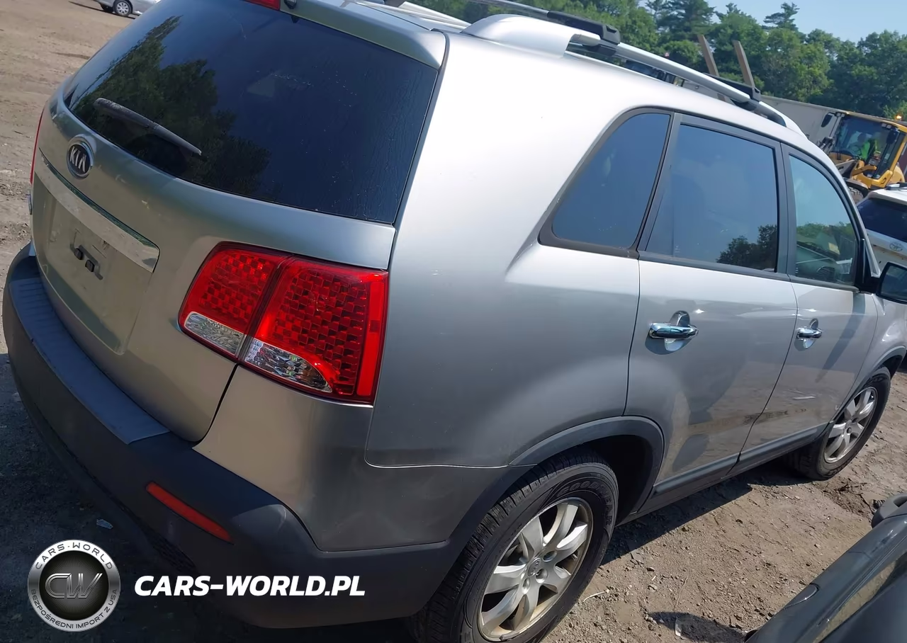 2013 Kia Sorento Lx VIN:5XYKT3A63DG348427 - 4