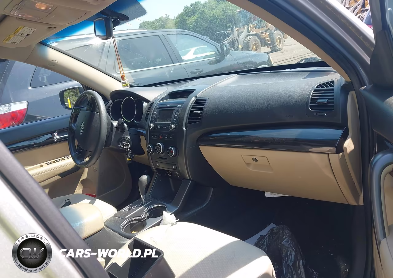 2013 Kia Sorento Lx VIN:5XYKT3A63DG348427 - 5