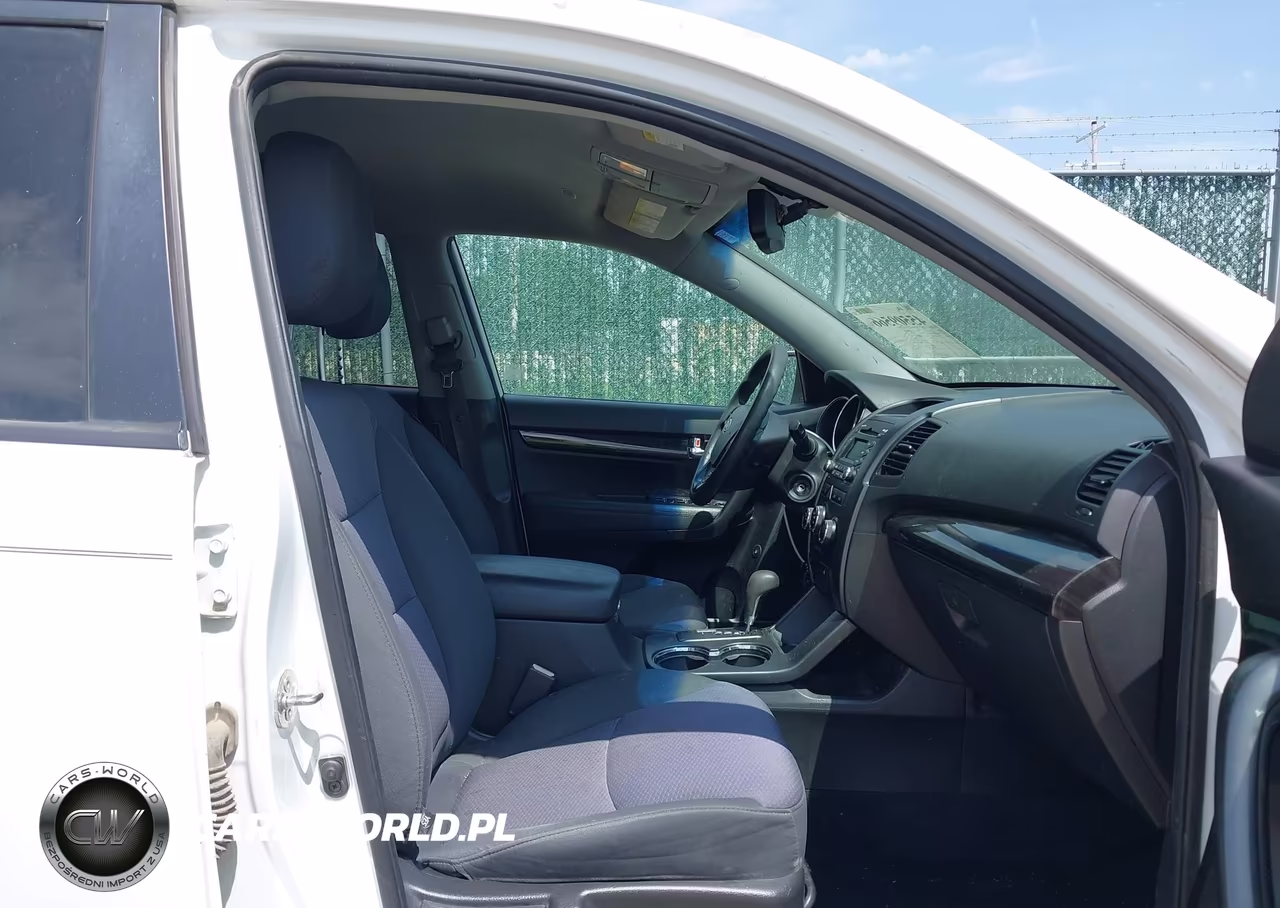 2012 Kia Sorento Lx VIN:5XYKT3A6XCG307937 - 5
