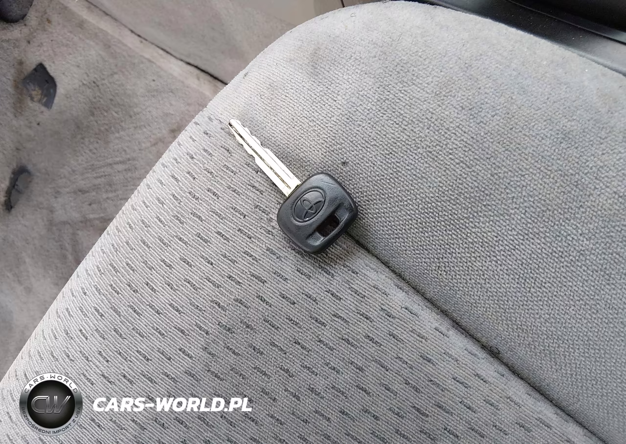 2004 Toyota Camry Le VIN:4T1BE32K14U870327 - 11