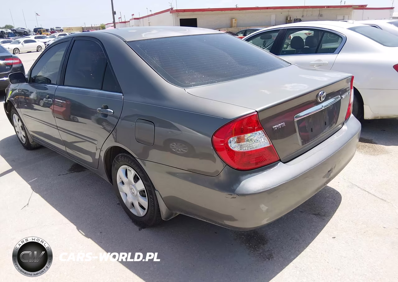 2004 Toyota Camry Le VIN:4T1BE32K14U870327 - 3