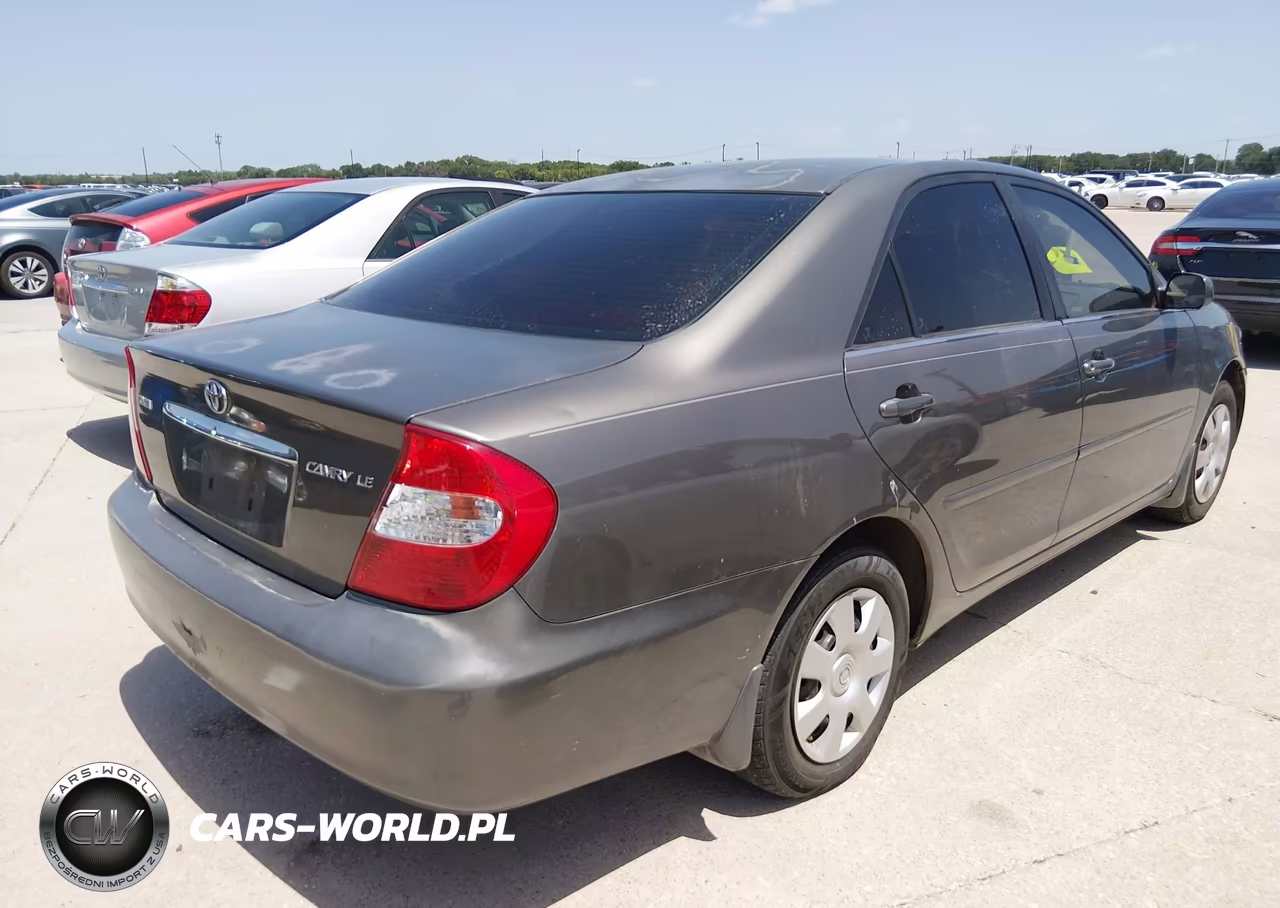 2004 Toyota Camry Le VIN:4T1BE32K14U870327 - 4