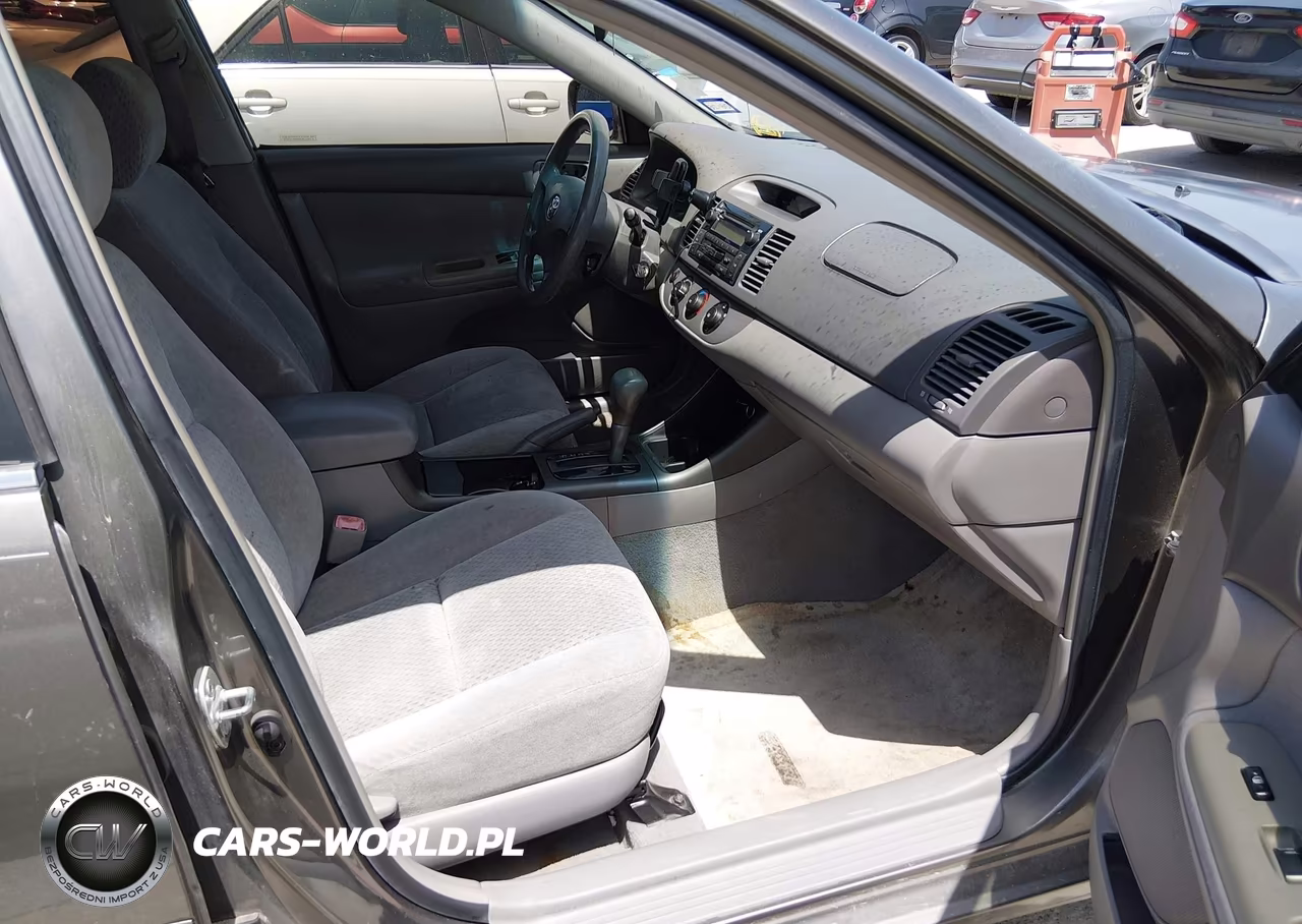 2004 Toyota Camry Le VIN:4T1BE32K14U870327 - 5
