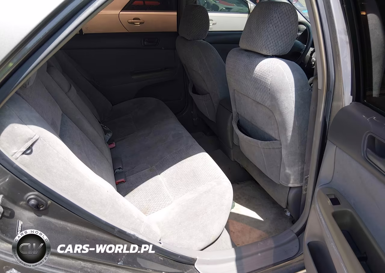2004 Toyota Camry Le VIN:4T1BE32K14U870327 - 8