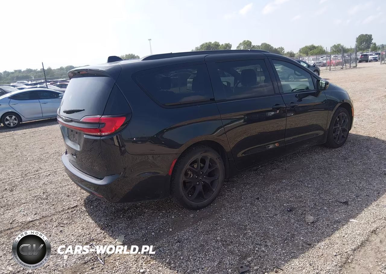 2023 Chrysler Pacifica Touring L VIN:2C4RC1BG6PR508679 - 4