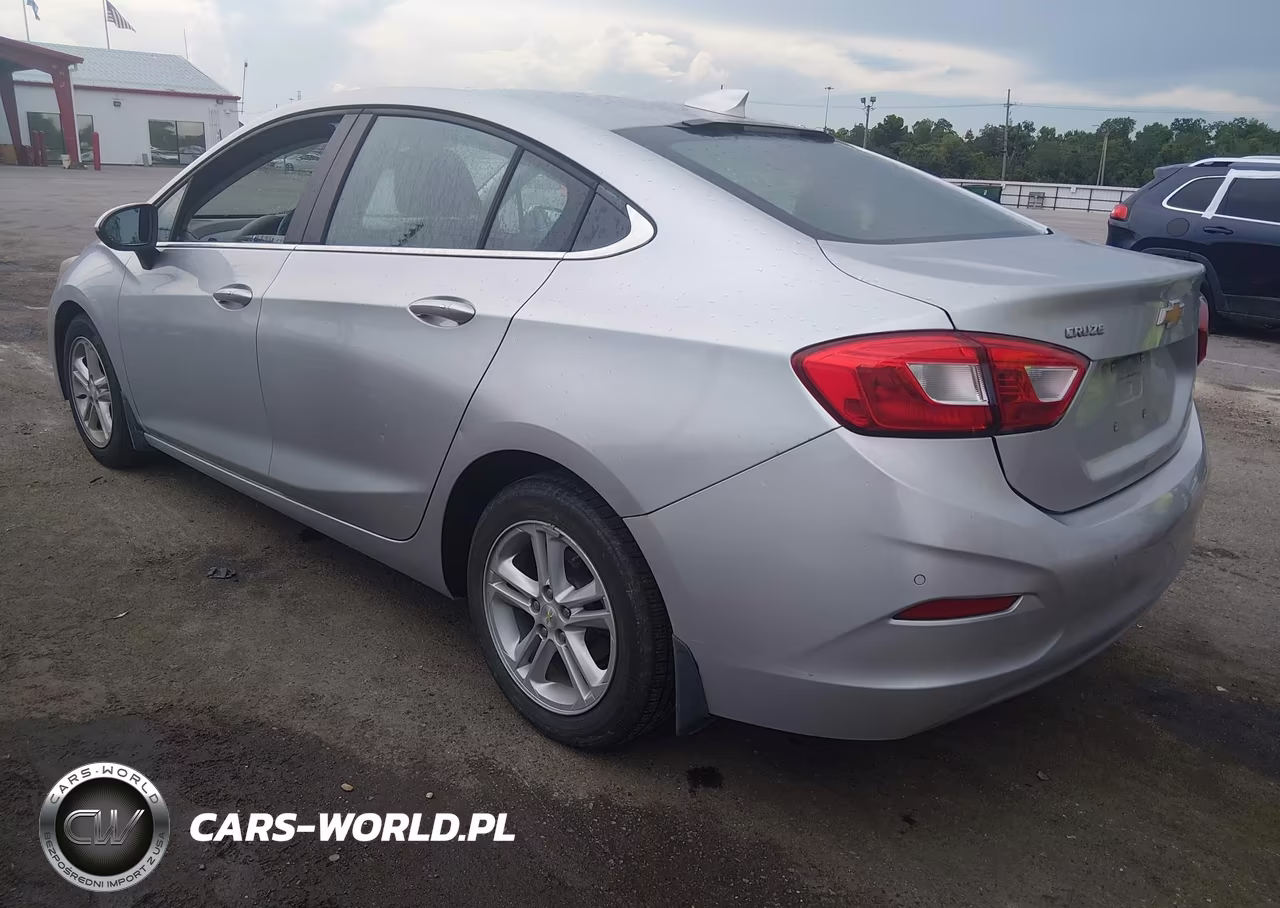 2018 Chevrolet Cruze Lt Auto VIN:1G1BE5SM2J7121685 - 3