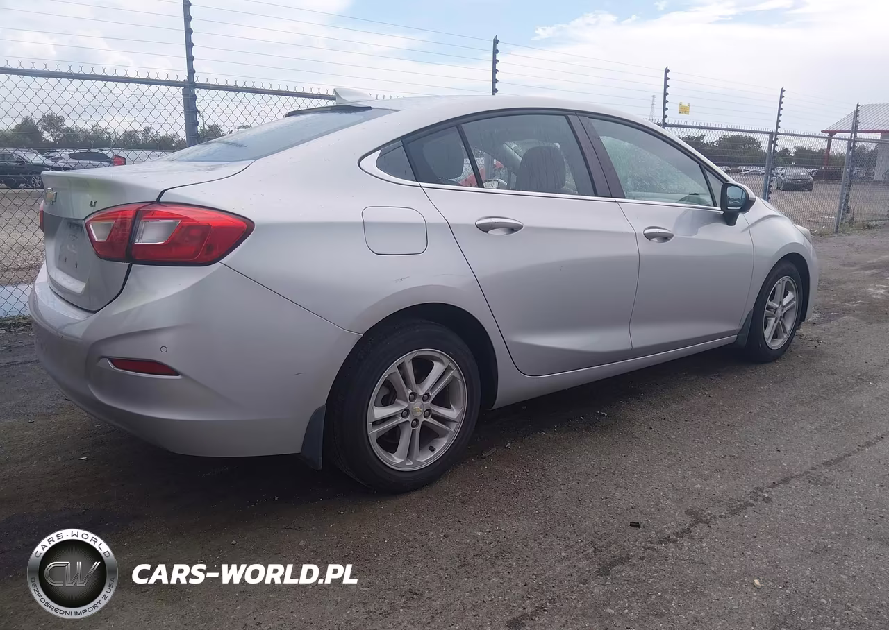2018 Chevrolet Cruze Lt Auto VIN:1G1BE5SM2J7121685 - 4