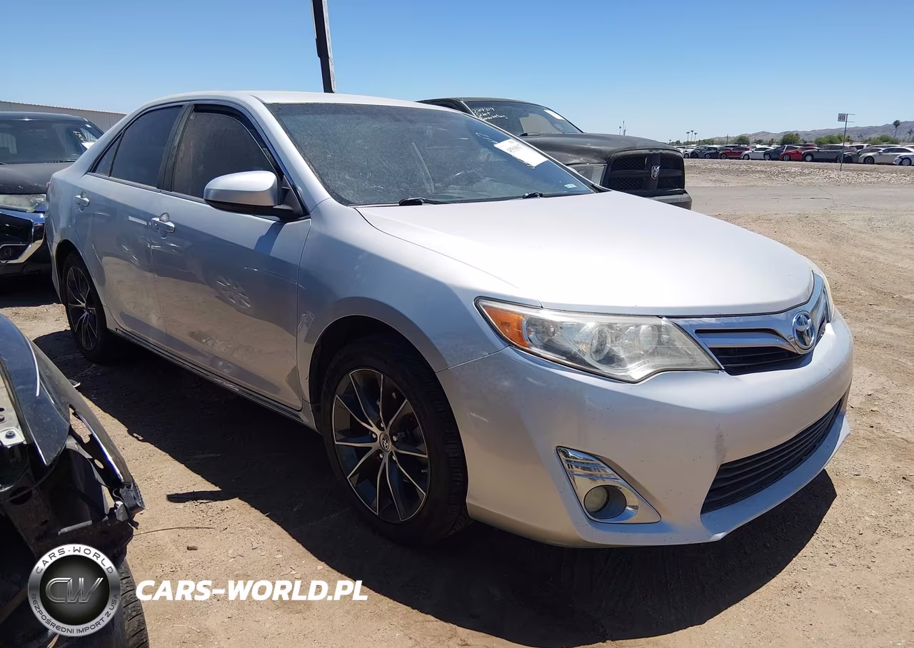 2014 Toyota Camry Hybrid Xle – zdjęcie 1 z 16