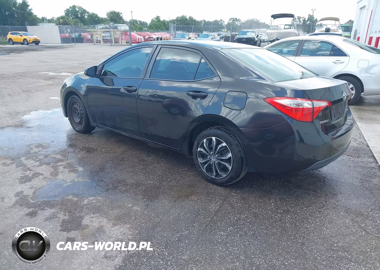 2015 Toyota Corolla Le VIN:2T1BURHE1FC233742 - 3