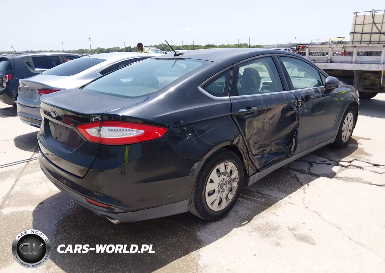 2014 Ford Fusion S VIN:3FA6P0G7XER336938 - 4
