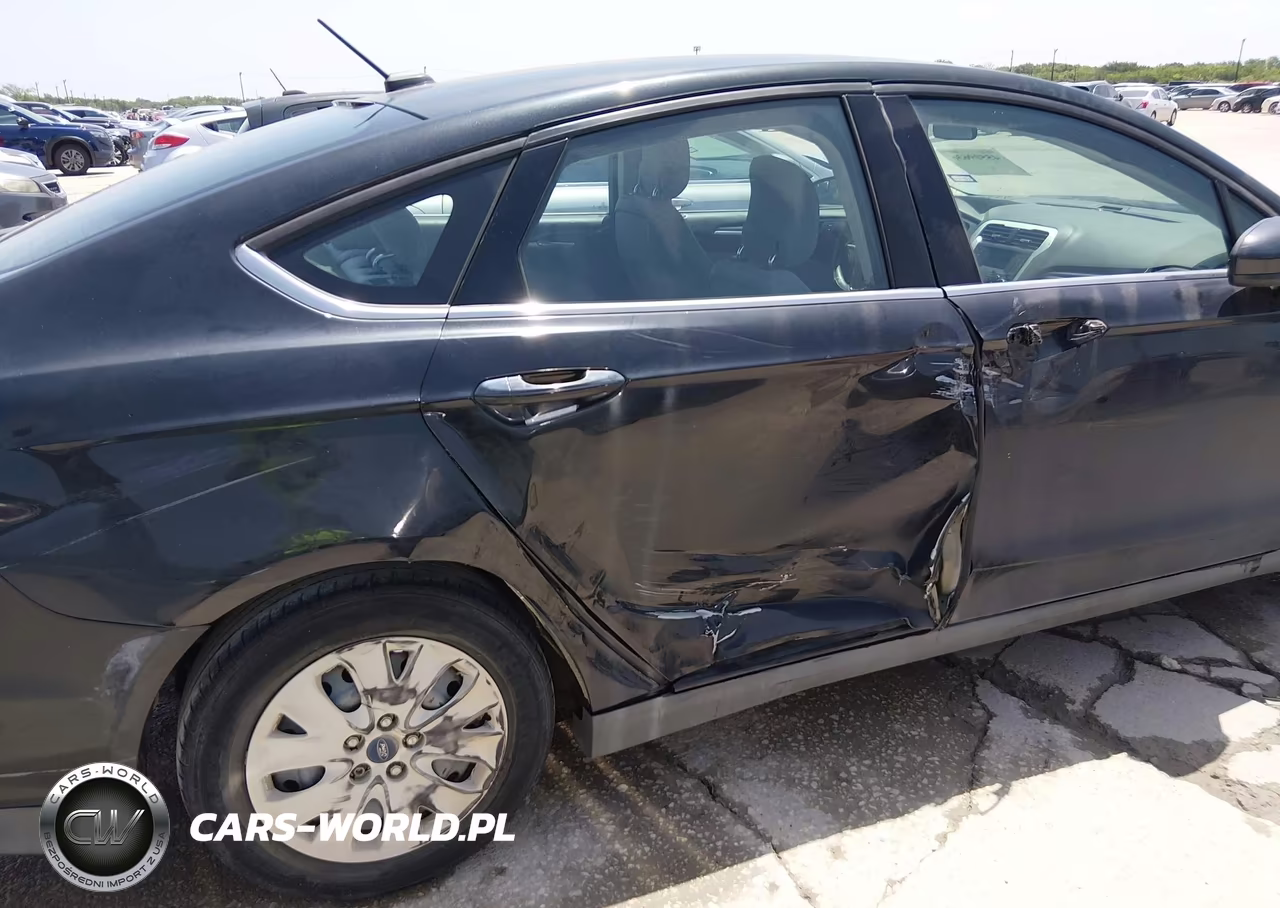 2014 Ford Fusion S VIN:3FA6P0G7XER336938 - 6