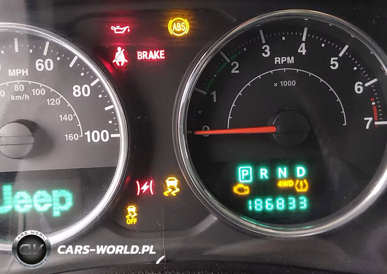 2012 Jeep Wrangler Unlimited Sport VIN:1C4BJWDG1CL266730 - 15