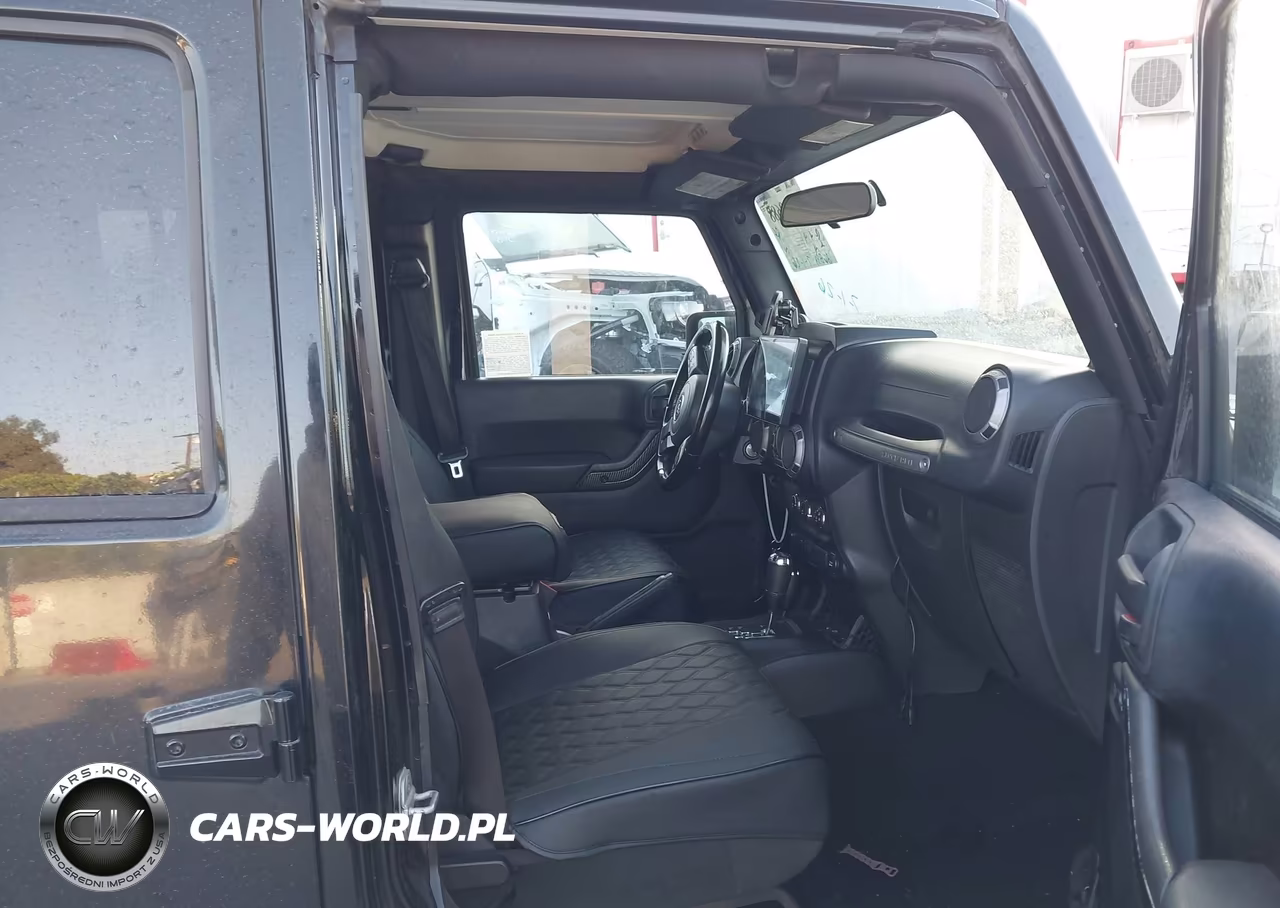 2012 Jeep Wrangler Unlimited Sport VIN:1C4BJWDG1CL266730 - 5