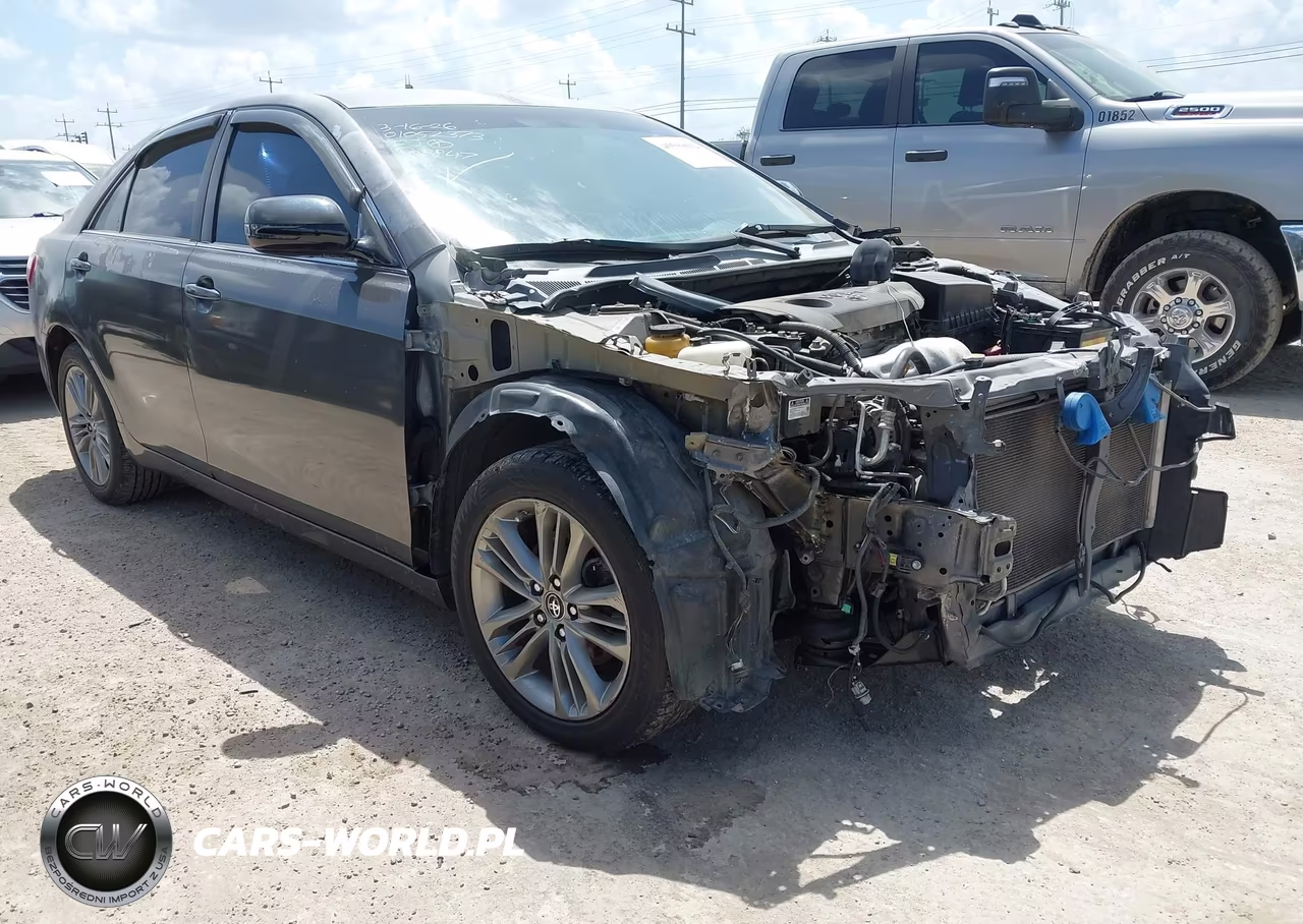 2011 Toyota Camry Le – zdjęcie 1 z 12