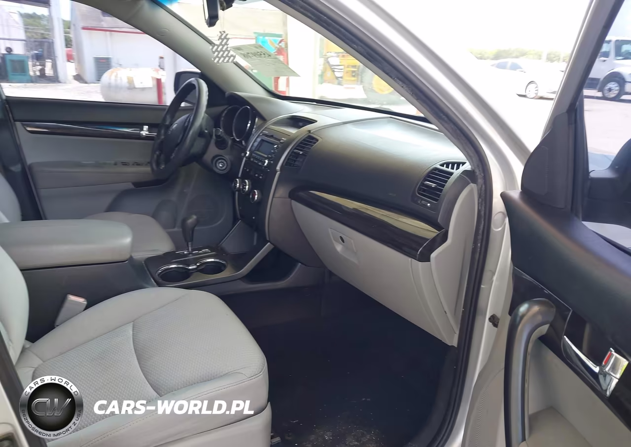 2012 Kia Sorento Lx VIN:5XYKT3A6XCG205344 - 5