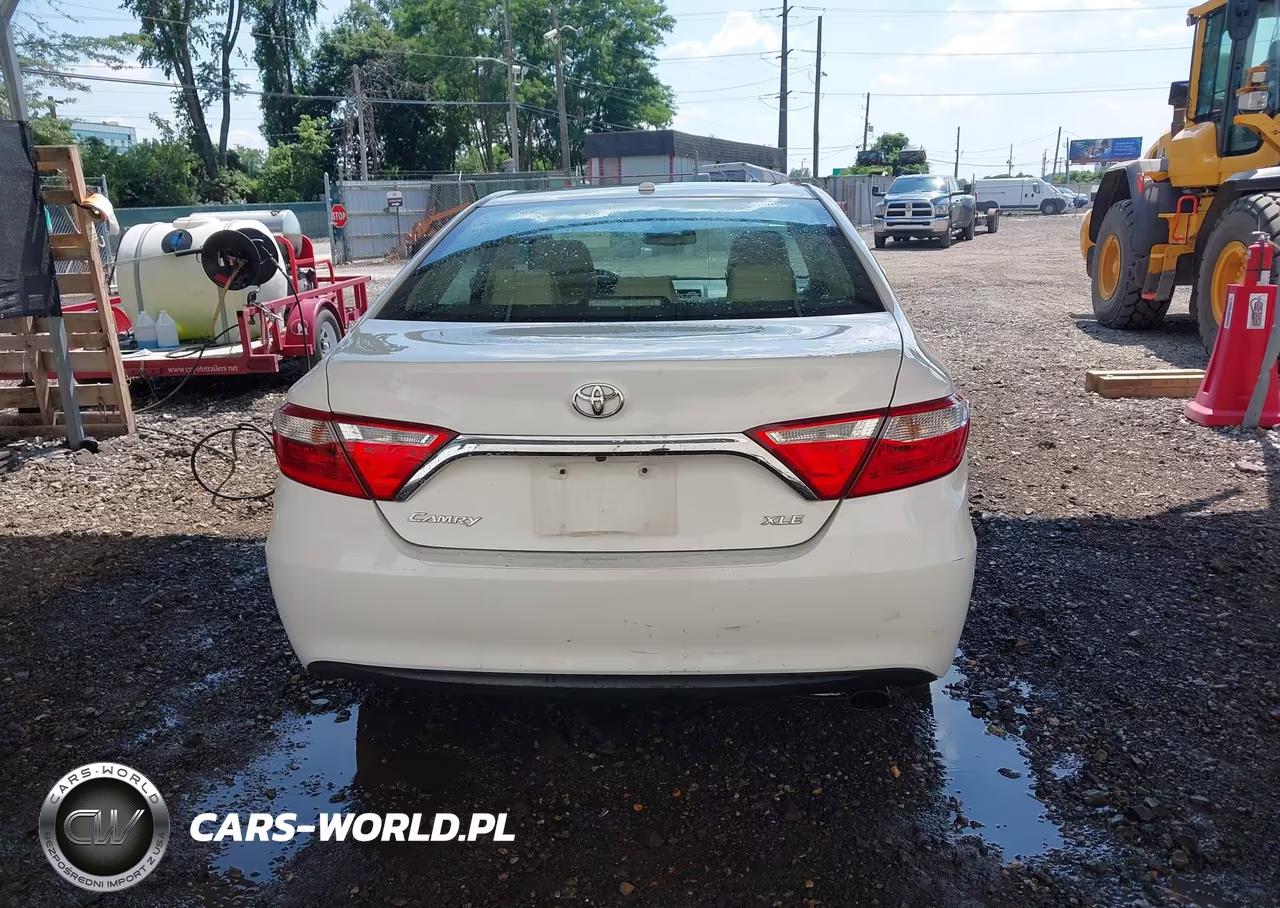 2016 Toyota Camry Xle VIN:4T1BF1FK0GU522597 - 16