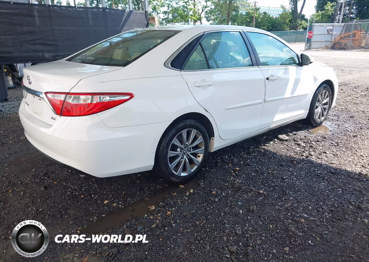2016 Toyota Camry Xle VIN:4T1BF1FK0GU522597 - 4