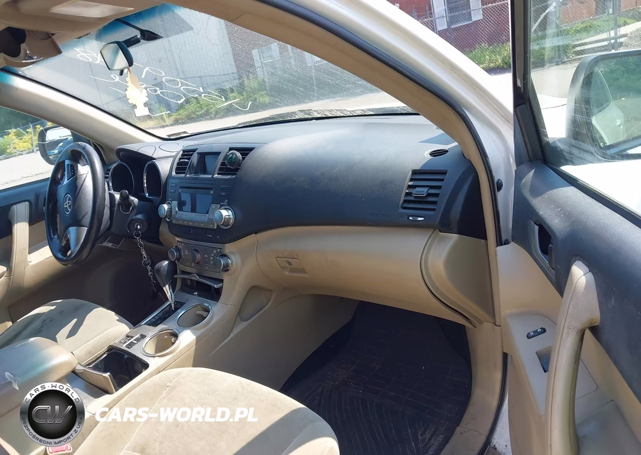 2012 Toyota Highlander Base V6 VIN:5TDBK3EH4CS159902 - 5