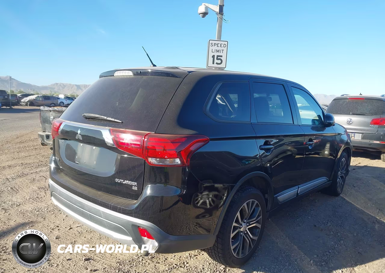 2016 Mitsubishi Outlander Se-Sel VIN:JA4AD3A33GZ009259 - 4