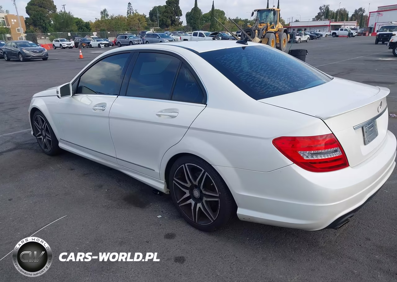 2014 Mercedes-Benz C 250 Sport VIN:WDDGF4HB6EA946346 - 3