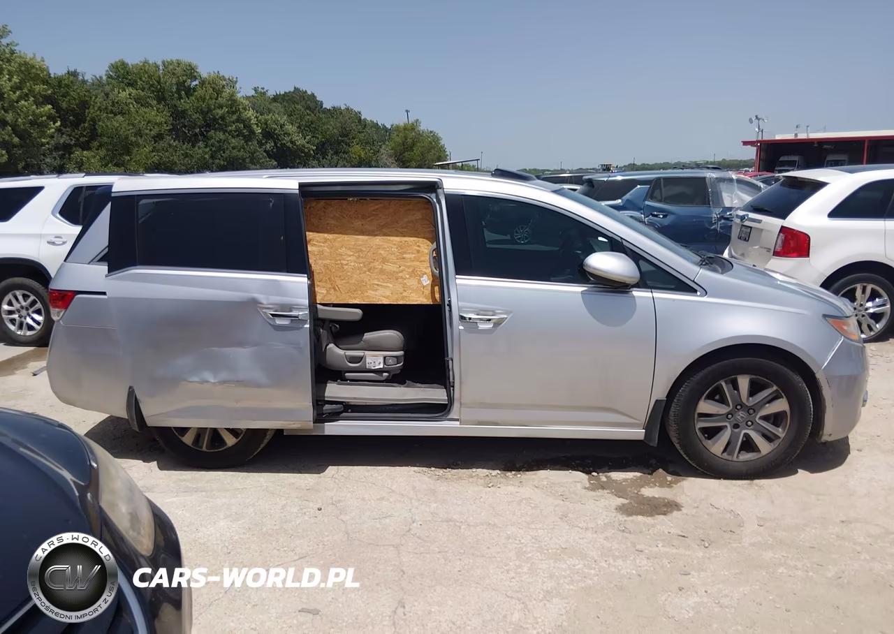 2015 Honda Odyssey Touring-Touring Elite VIN:5FNRL5H9XFB021981 - 13
