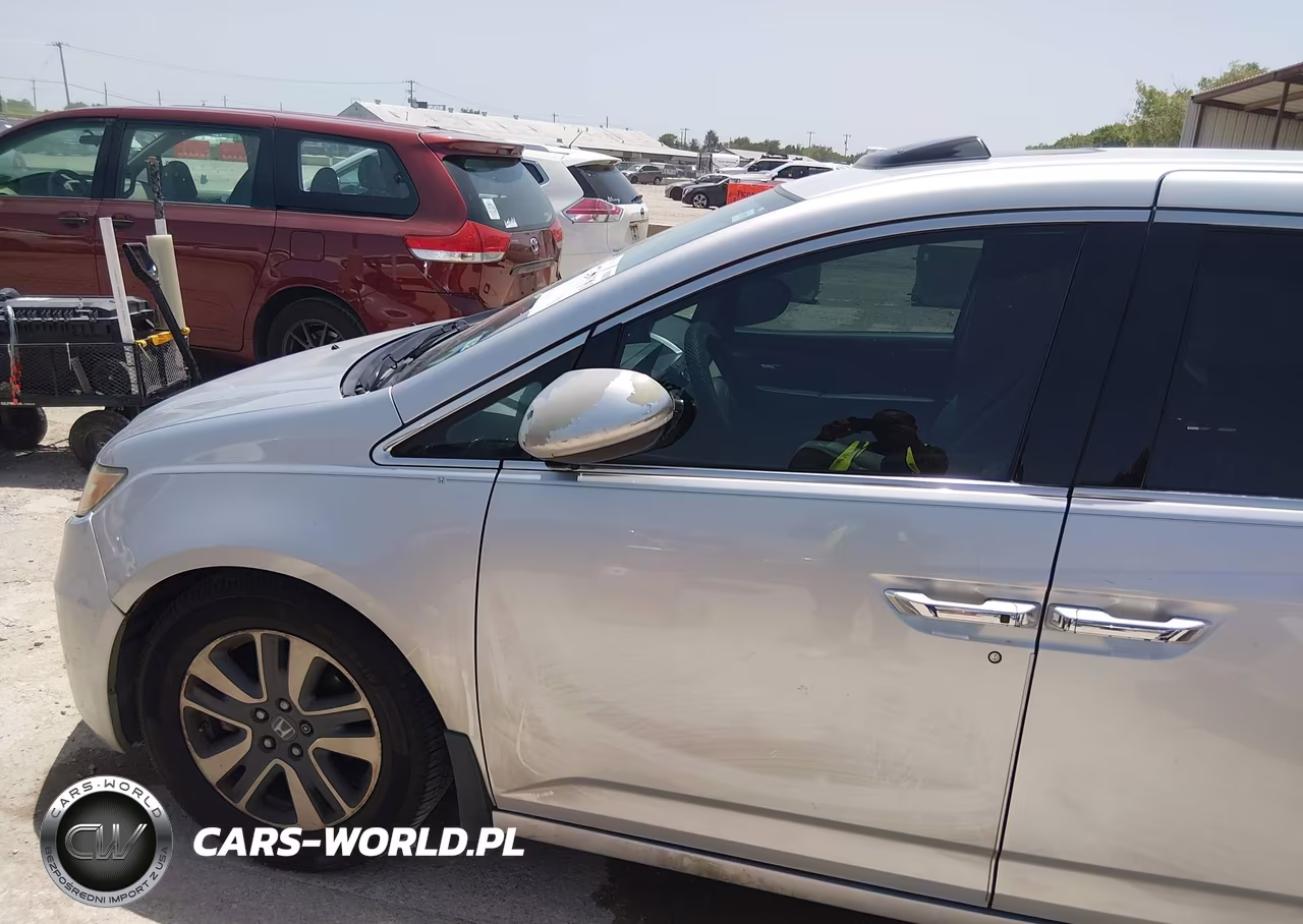 2015 Honda Odyssey Touring-Touring Elite VIN:5FNRL5H9XFB021981 - 14
