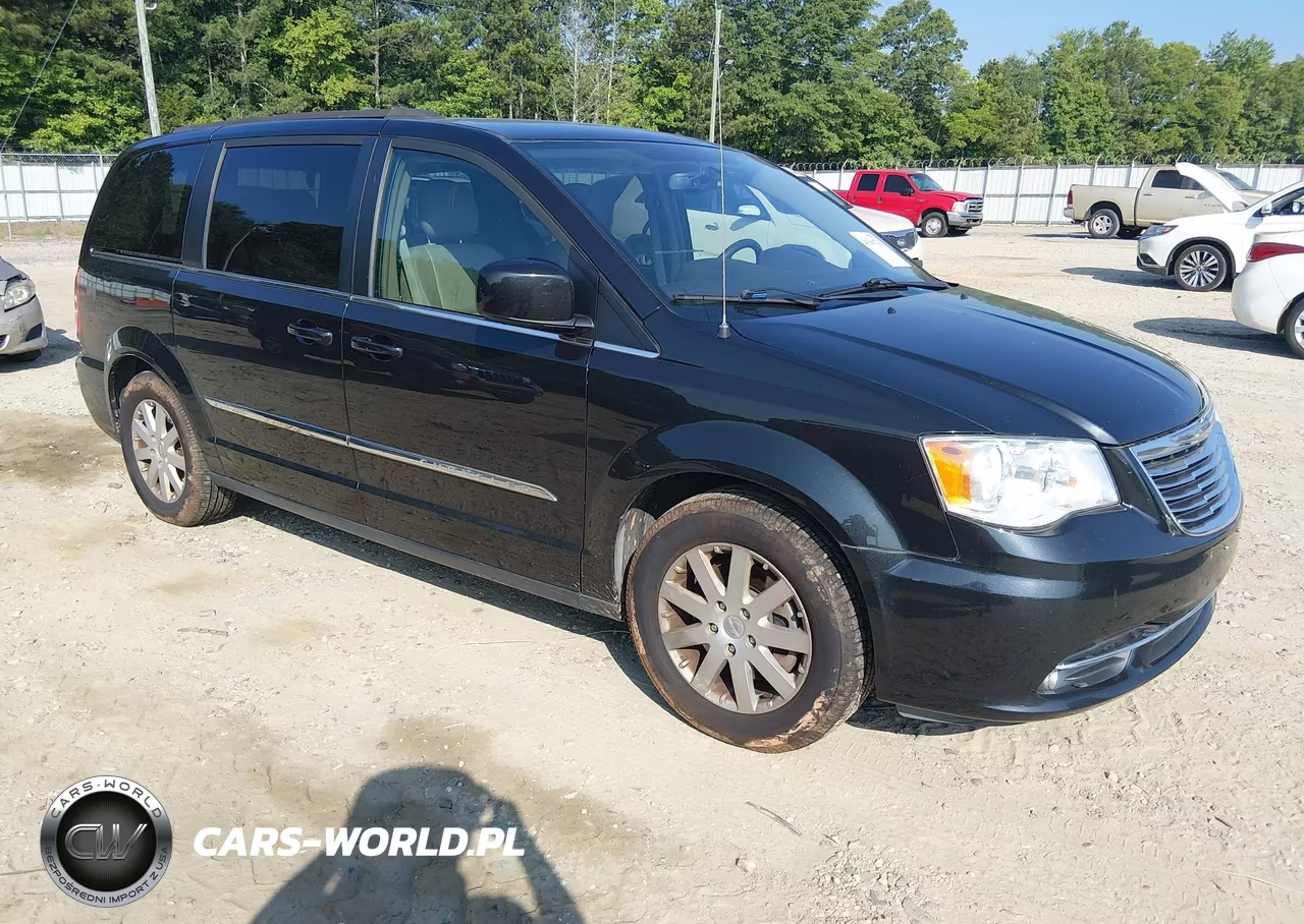 2016 Chrysler Town & Country Touring – zdjęcie 1 z 17