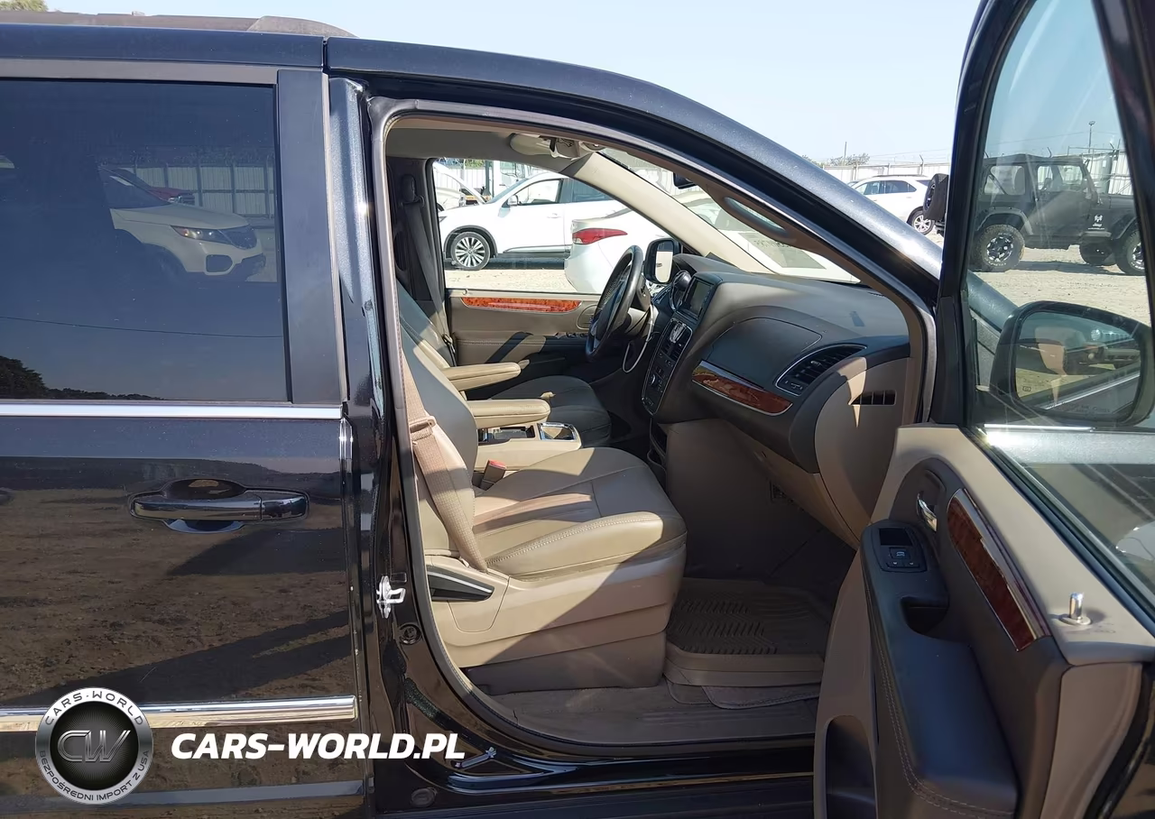 2016 Chrysler Town & Country Touring VIN:2C4RC1BG8GR291006 - 5
